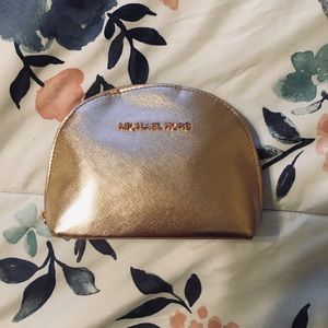Michael kors pouch